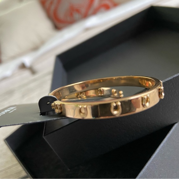 NWT! Coach hoop earrings with C logos in beautiful gold tone. Raised “C” logos - Picture 4 of 8